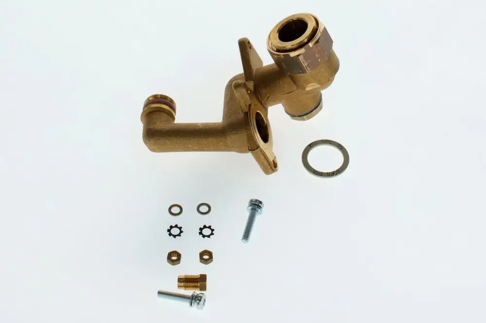 Bosch Rücklaufverteiler aus Metall mit verschiedenen Montageelementen, darunter eine Schraube, Unterlegscheiben und Dichtungen auf weißem Hintergrund.